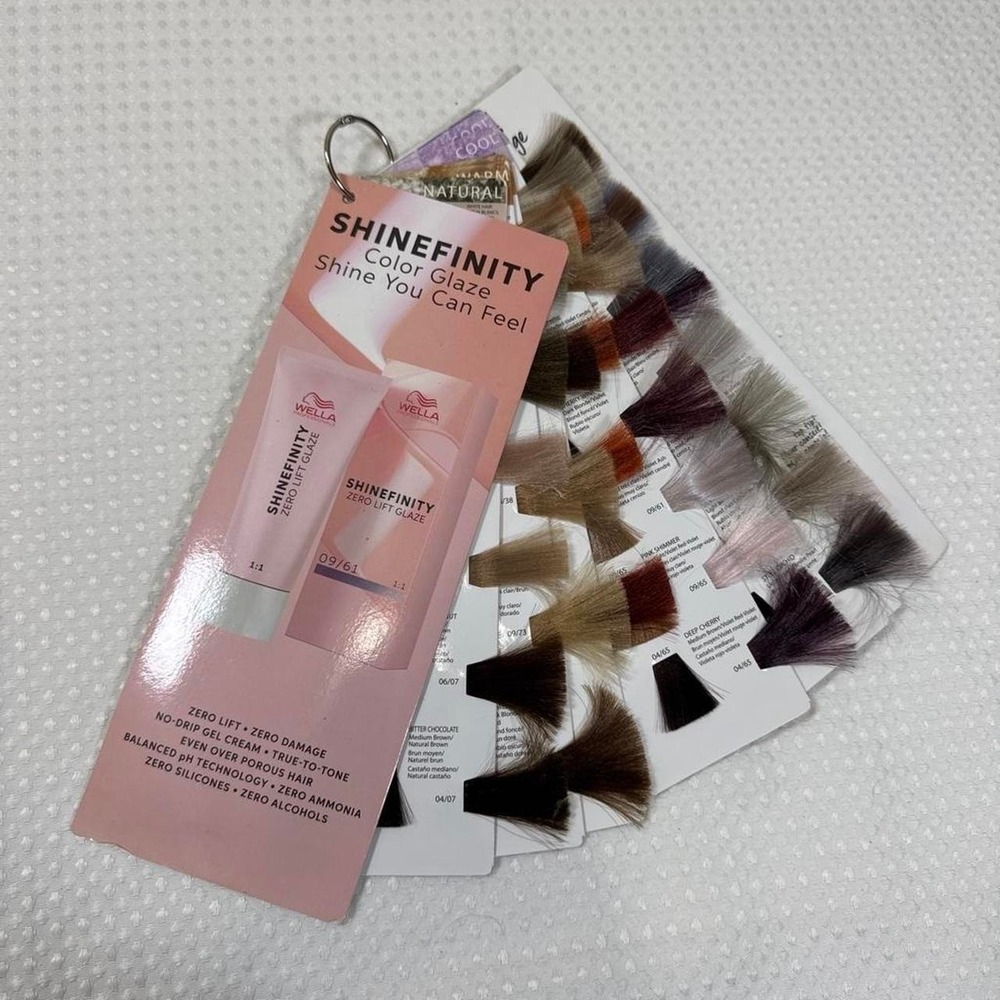 Wella Professionals‎ Shinefinity color swatch binder